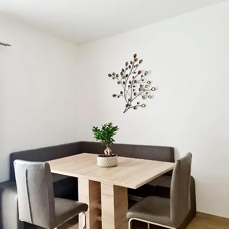 Guest house Fruehstueckspension Klein Und Fein